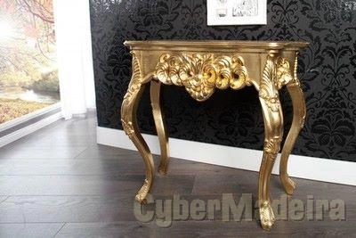 Consola dourada