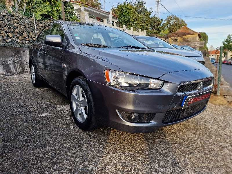 MITSUBISHI LANCER 1.5 INVITE 109cv Gasolina