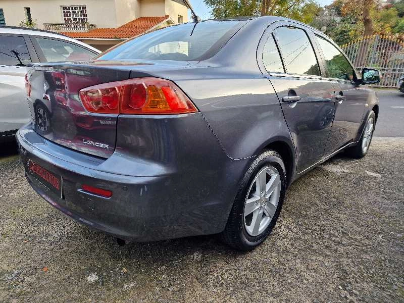 MITSUBISHI LANCER 1.5 INVITE 109cv Gasolina