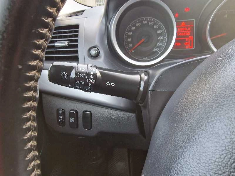 MITSUBISHI LANCER 1.5 INVITE 109cv Gasolina
