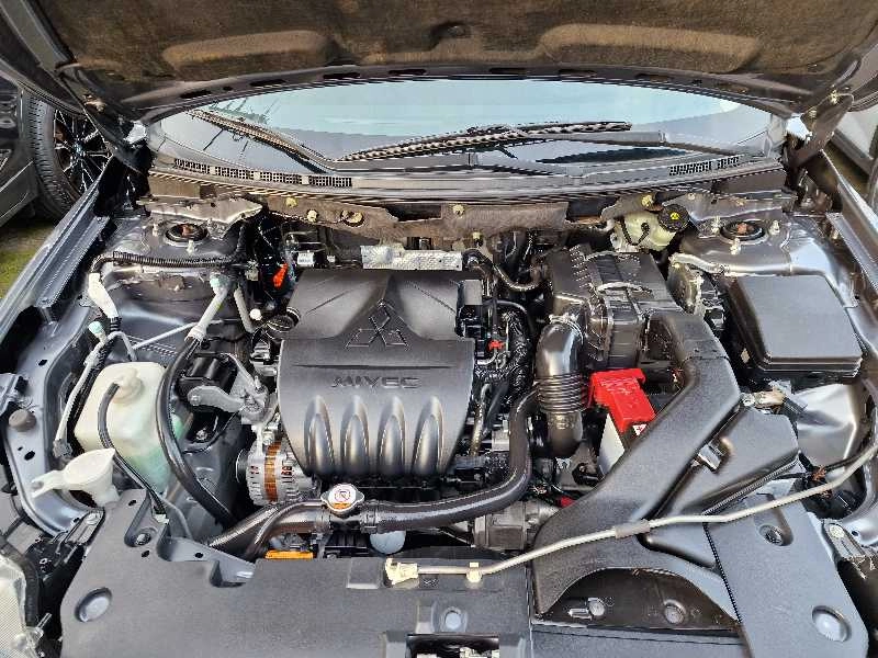 MITSUBISHI LANCER 1.5 INVITE 109cv Gasolina