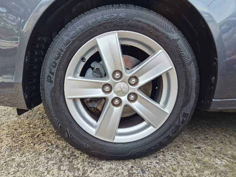 MITSUBISHI LANCER 1.5 INVITE 109cv Gasolina