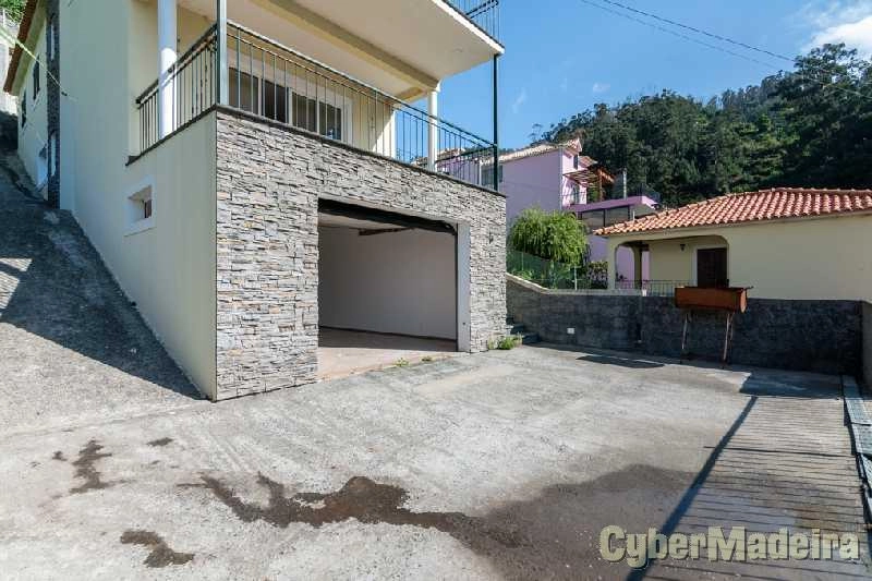 Moradia T3 para Venda Santo António, Trapiche