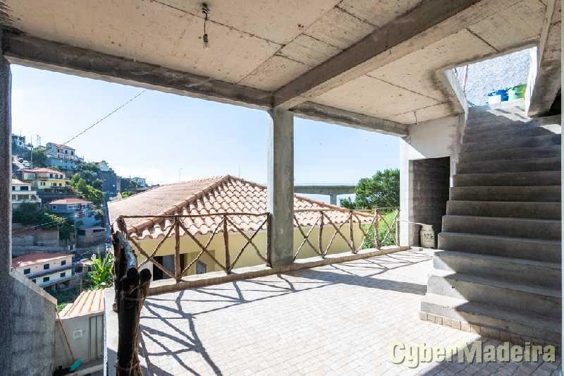 Moradia T3 para Venda Santo António, Trapiche
