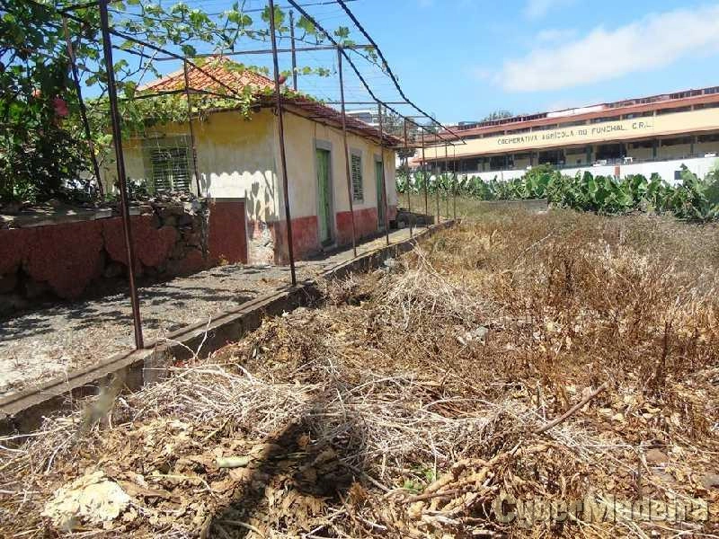 Moradia T6 para Venda São Martinho, Santa Rita