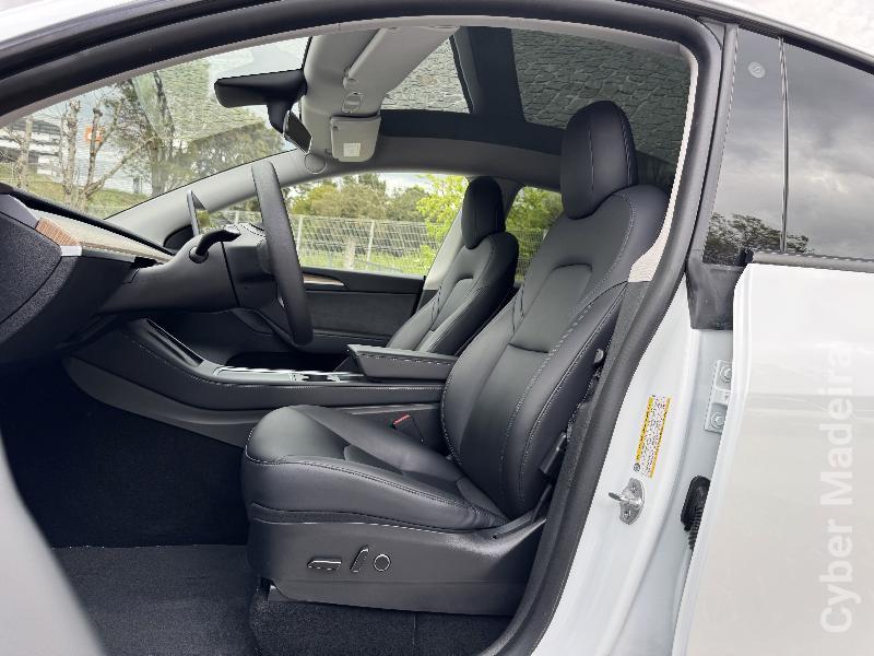 TESLA Model Y Long Range Dual Motor AWD - IVA dedutivel Eléctrico