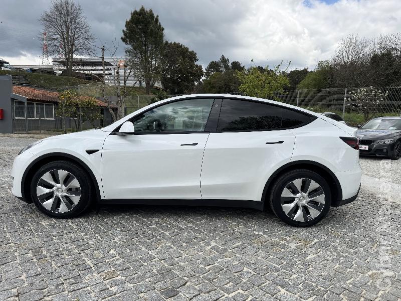 TESLA Model Y Long Range Dual Motor AWD - IVA dedutivel Eléctrico