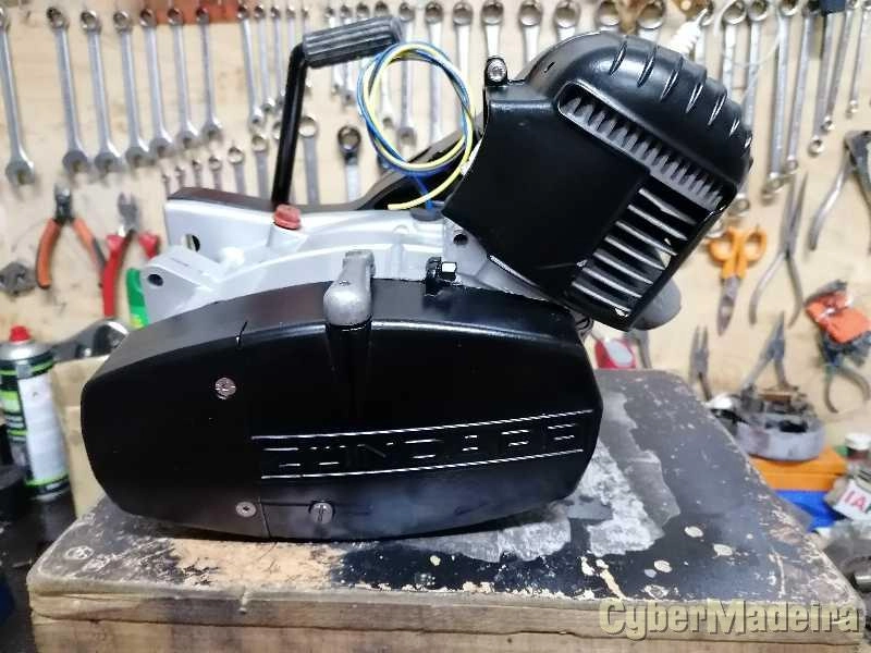 Motor Zundapp 4 V turbina restaurado.