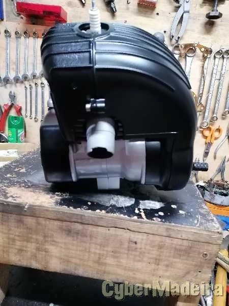 Motor Zundapp 4 V turbina restaurado.