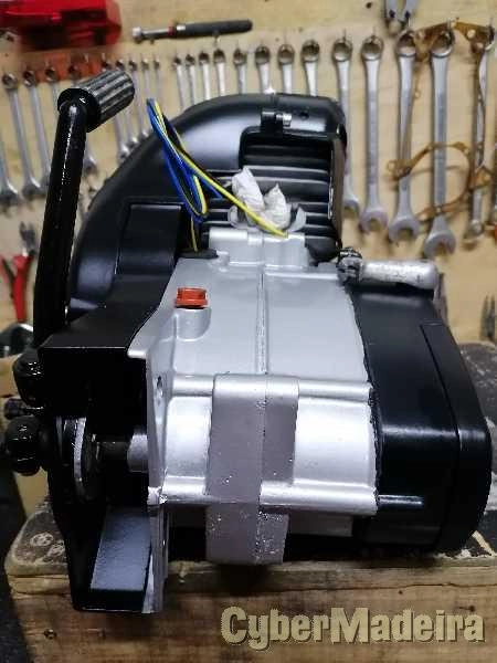 Motor Zundapp 4 V turbina restaurado.