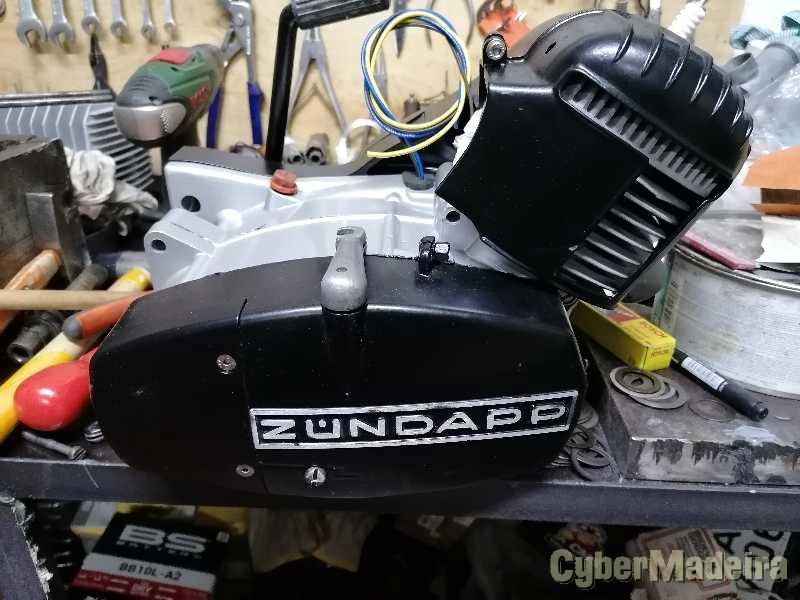 Motor Zundapp 4 V turbina restaurado.