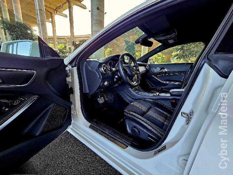 MERCEDES CLA 200D S.BRAKE URBAN AUT Gasóleo