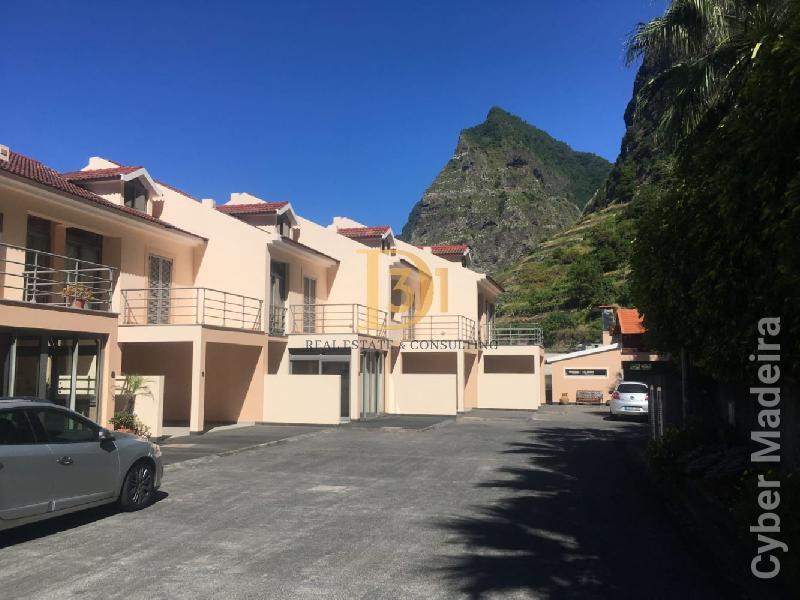 Moradia T3 para Venda São Vicente, Centro