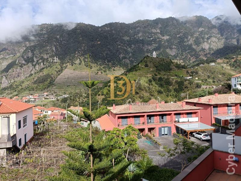 Moradia T2 para Venda São Vicente, Centro