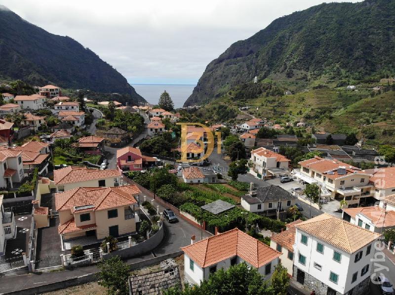 Moradia T4 para Venda São Vicente, Centro