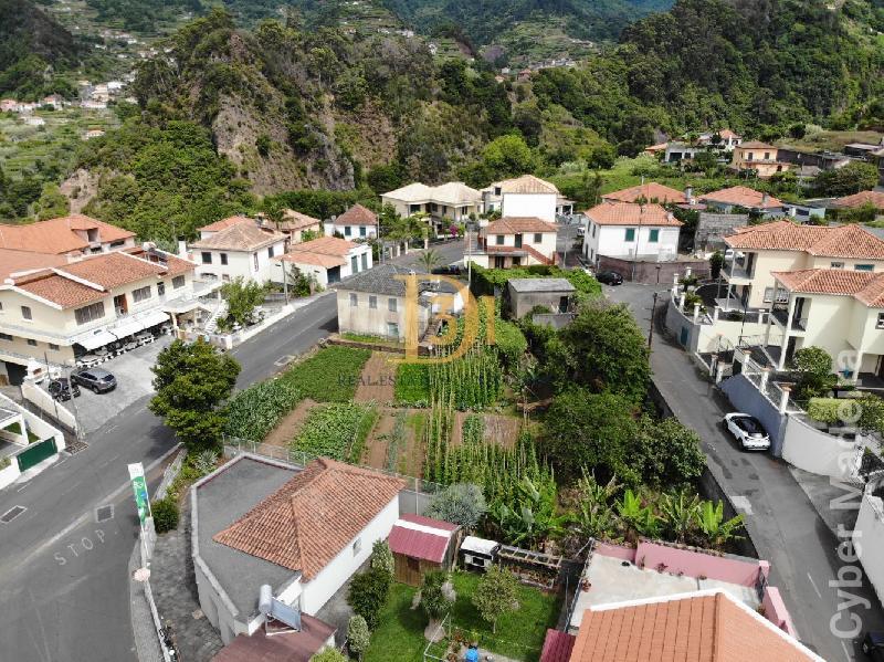 Moradia T4 para Venda São Vicente, Centro