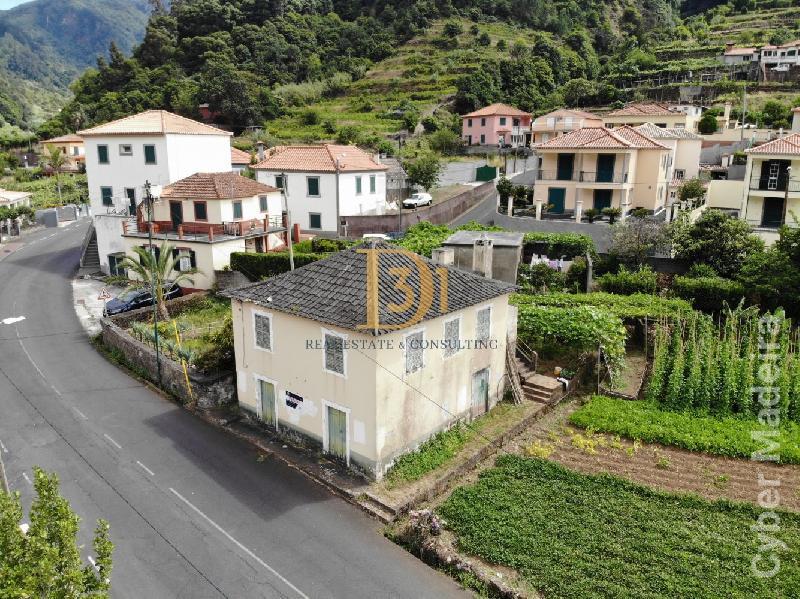 Moradia T4 para Venda São Vicente, Centro