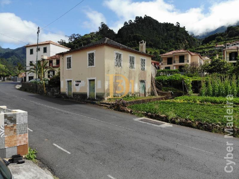 Moradia T4 para Venda São Vicente, Centro