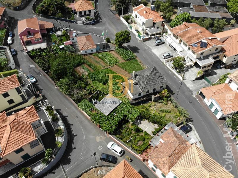 Moradia T4 para Venda São Vicente, Centro