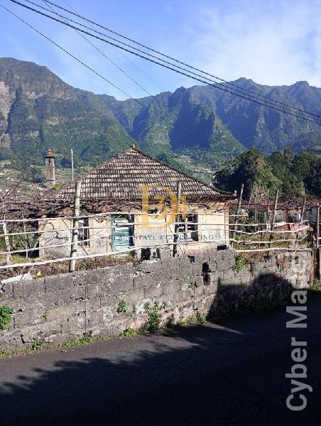 Moradia T2 para Venda São Vicente, Centro