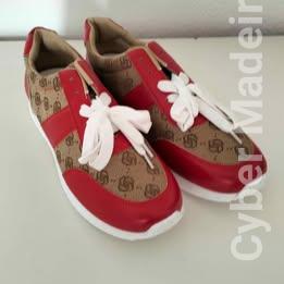 tenis vermelho/creme 40/41.NOVO.15€ 40