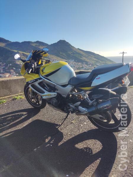 Honda 32 1.000 cc Sport, turismo
