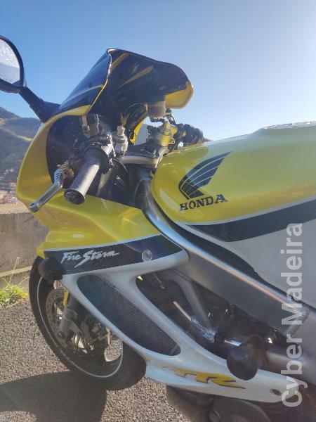 Honda 32 1.000 cc Sport, turismo