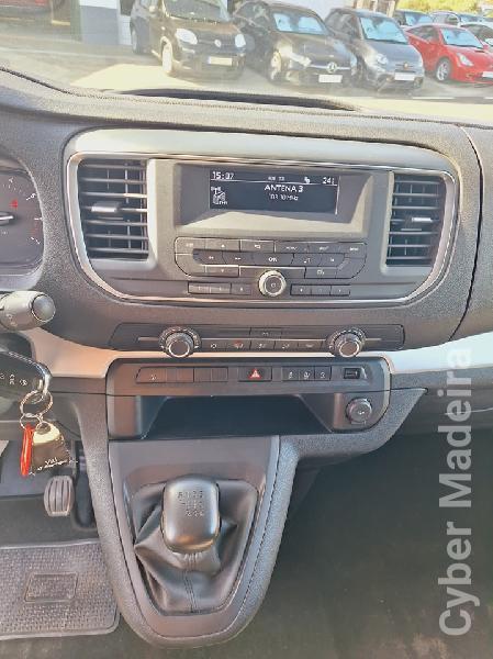 PEUGEOT TRAVELLER BUSINESS Gasóleo