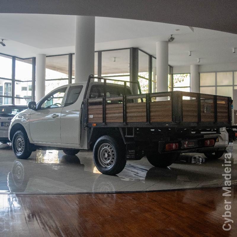 MITSUBISHI L200 2.4DID 4X4 Gasóleo