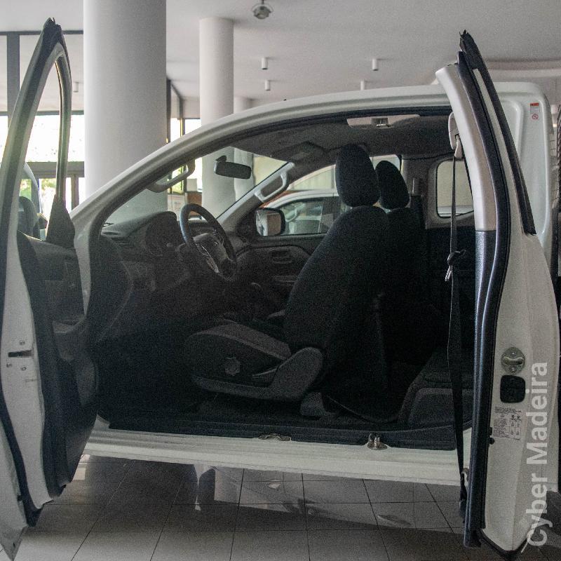 MITSUBISHI L200 2.4DID 4X4 Gasóleo