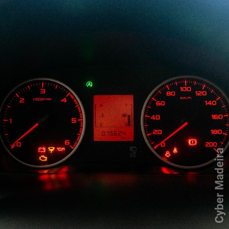 MITSUBISHI L200 2.4DID 4X4 Gasóleo