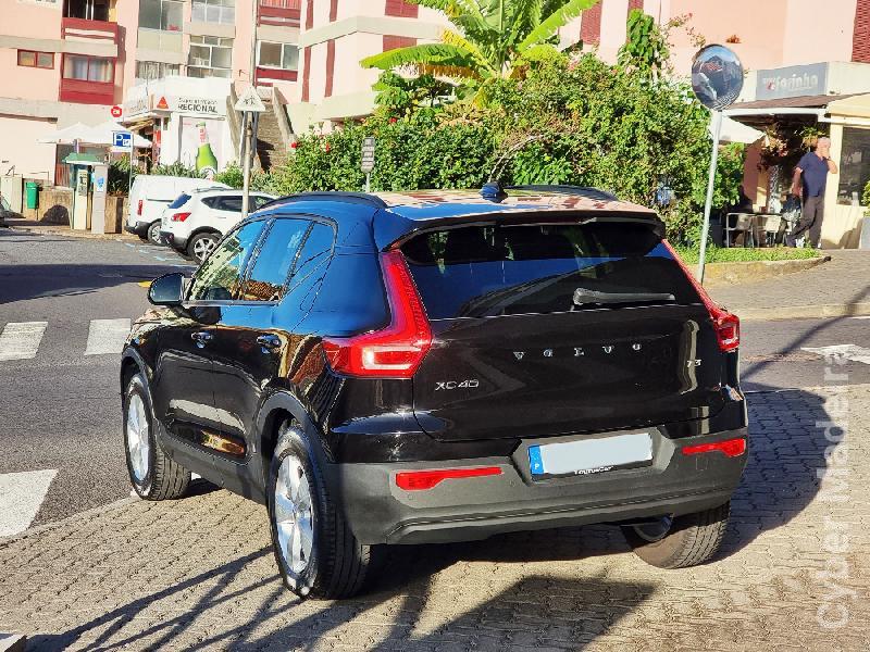 VOLVO XC 40 T3 1.5 163CV TECH EDITION c/Cam 2019 51 MIL KMS. Gasolina