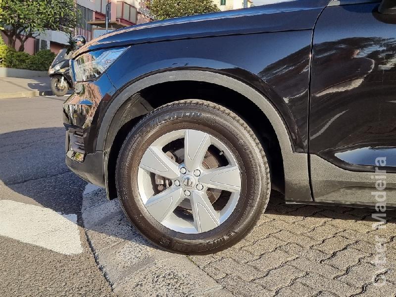 VOLVO XC 40 T3 1.5 163CV TECH EDITION c/Cam 2019 51 MIL KMS. Gasolina
