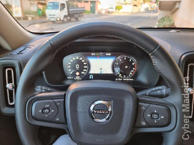 VOLVO XC 40 T3 1.5 163CV TECH EDITION c/Cam 2019 51 MIL KMS. Gasolina