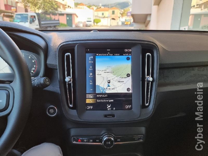 VOLVO XC 40 T3 1.5 163CV TECH EDITION c/Cam 2019 51 MIL KMS. Gasolina