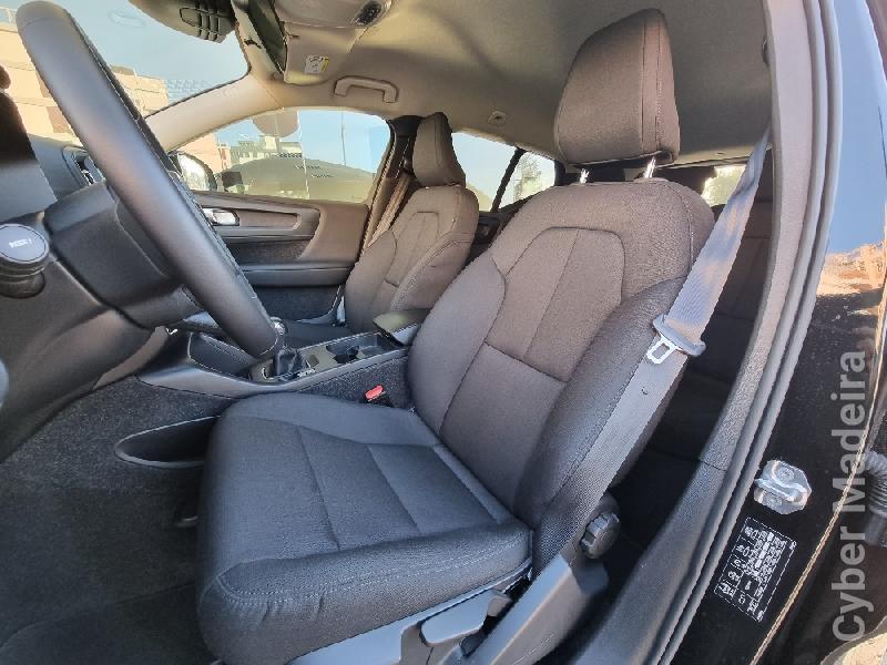 VOLVO XC 40 T3 1.5 163CV TECH EDITION c/Cam 2019 51 MIL KMS. Gasolina