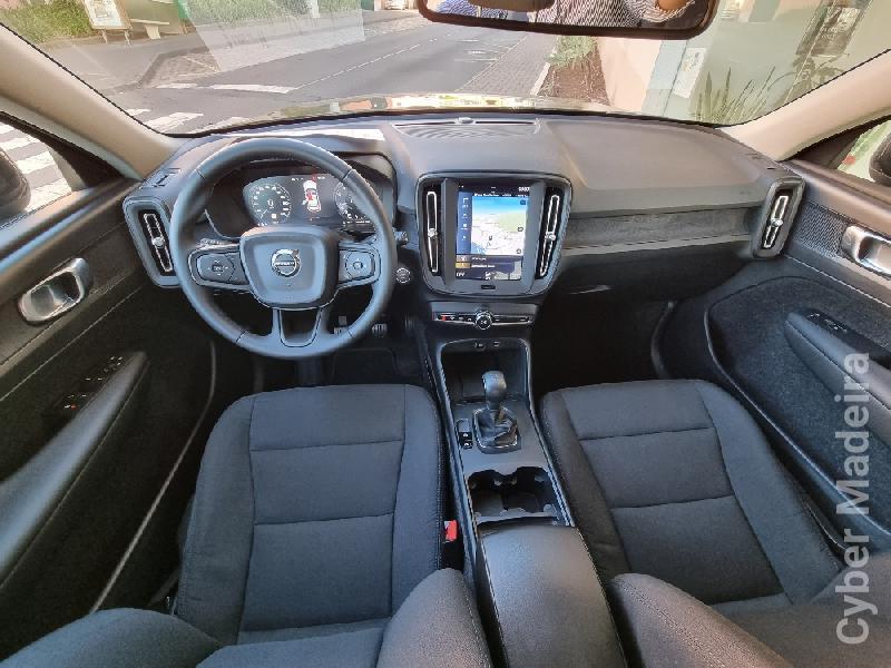 VOLVO XC 40 T3 1.5 163CV TECH EDITION c/Cam 2019 51 MIL KMS. Gasolina