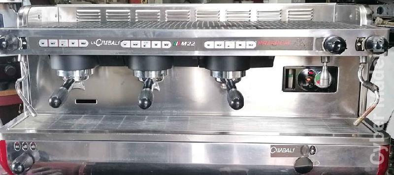 Maquina de Café Cimbali 3 grupos automatica