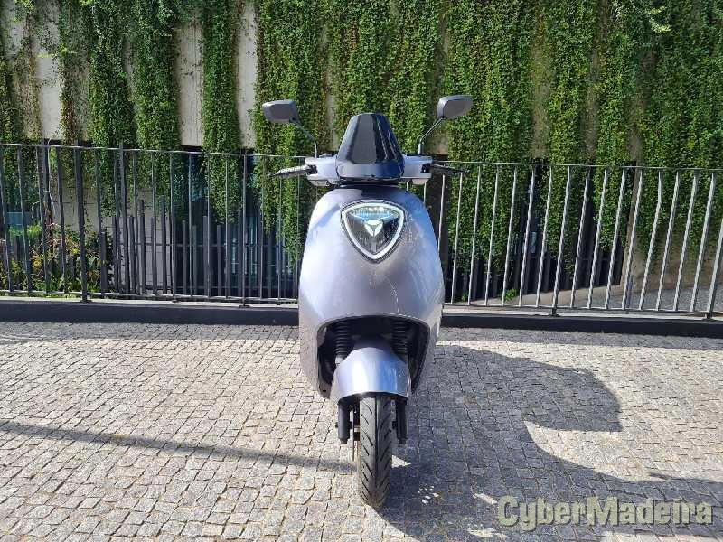 Outras Yadea C1S 2200W  *equivalente a 50cc 50 cc Scooter