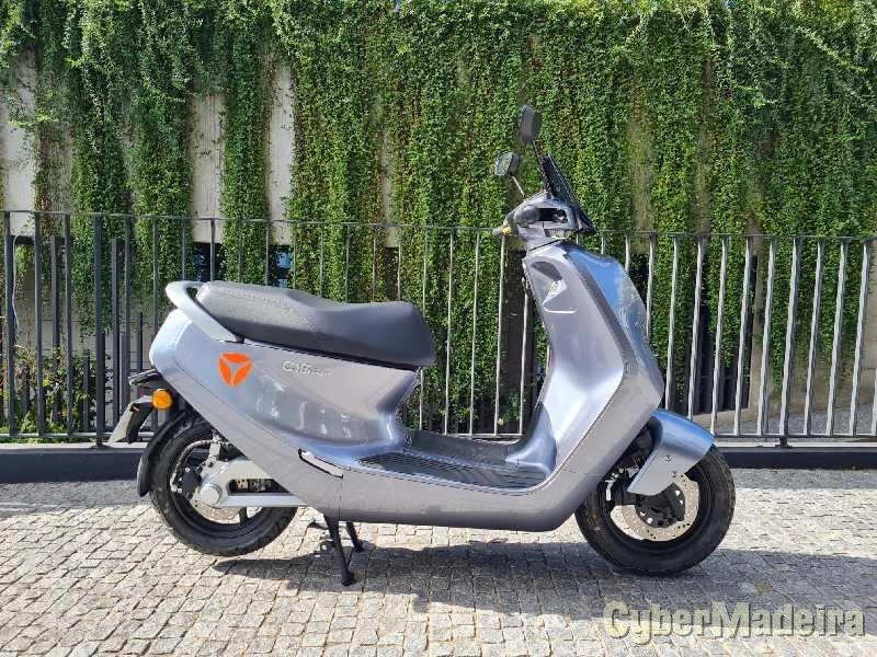 Outras Yadea C1S 2200W  *equivalente a 50cc 50 cc Scooter
