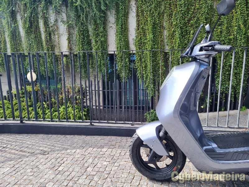 Outras Yadea C1S 2200W  *equivalente a 50cc 50 cc Scooter