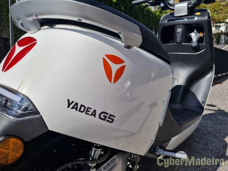 Outras Yadea G5 2300W 50 cc Scooter