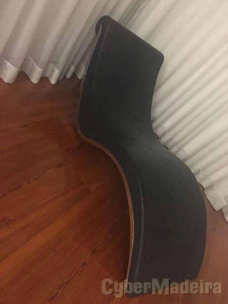 Chaise longue em pele italiana