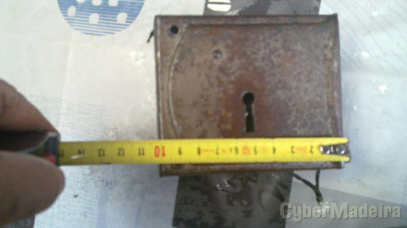 Fechaduras antigas e chaves
