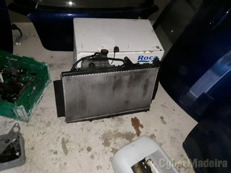 material  Toyota Yaris 2003