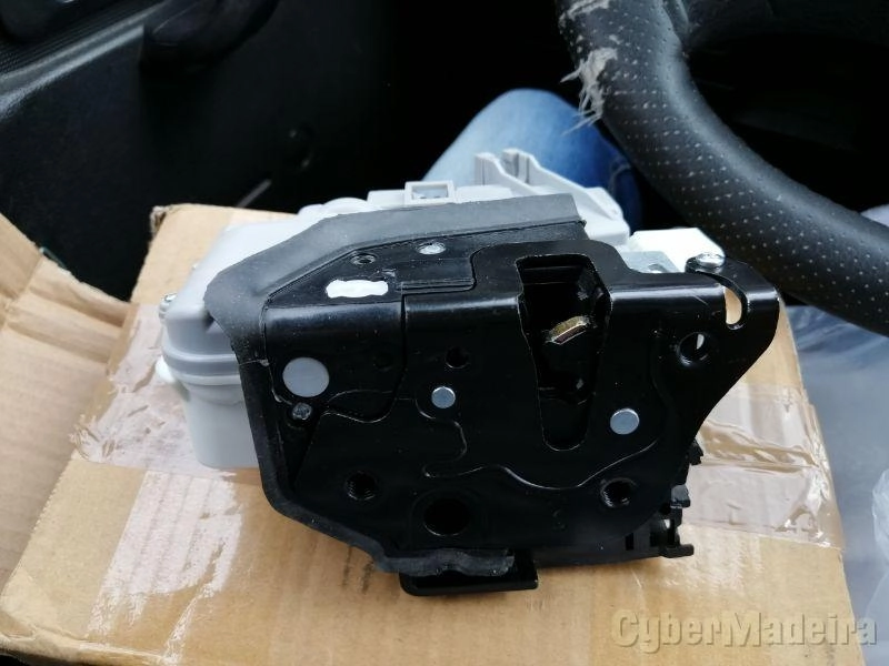 Fechadura elétrica frente condutor Seat e Volkswagen