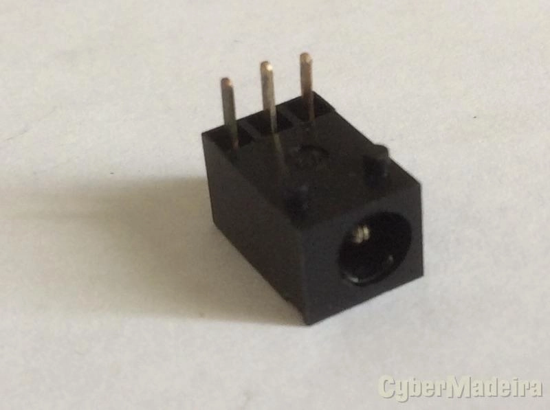 Kenwood TH-22 TH-79 TH-D7 TH-K2 TH-K4 TH-F7 DC Jack  E03-0170-05