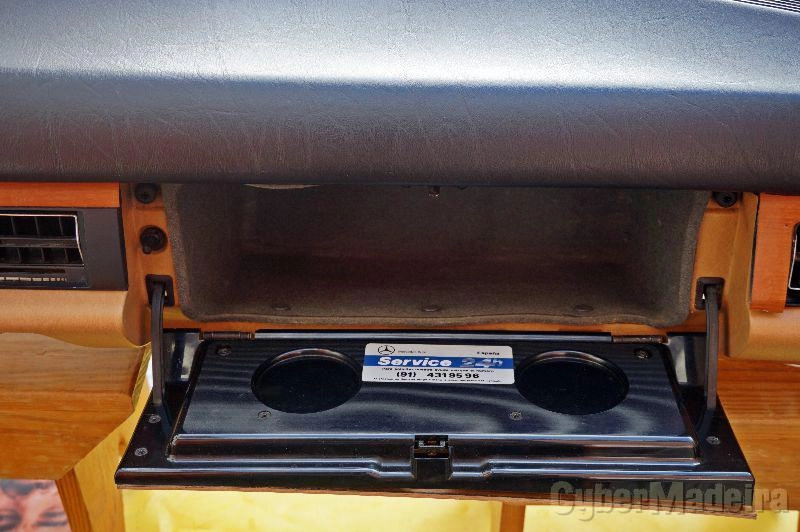 Mercedes W126 - porta - luvas