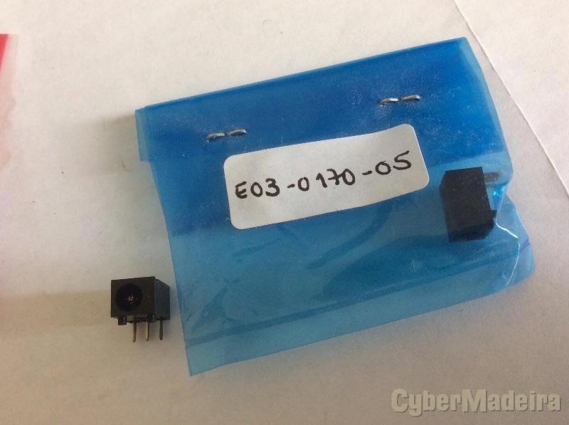Kenwood TH-22 TH-79 TH-D7 TH-K2 TH-K4 TH-F7 DC Jack  E03-0170-05