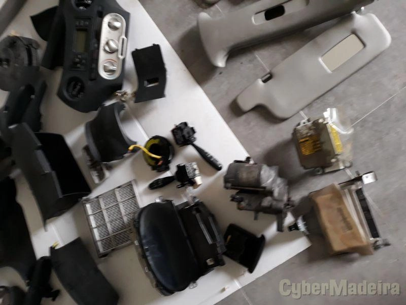 material  Toyota Yaris 2003